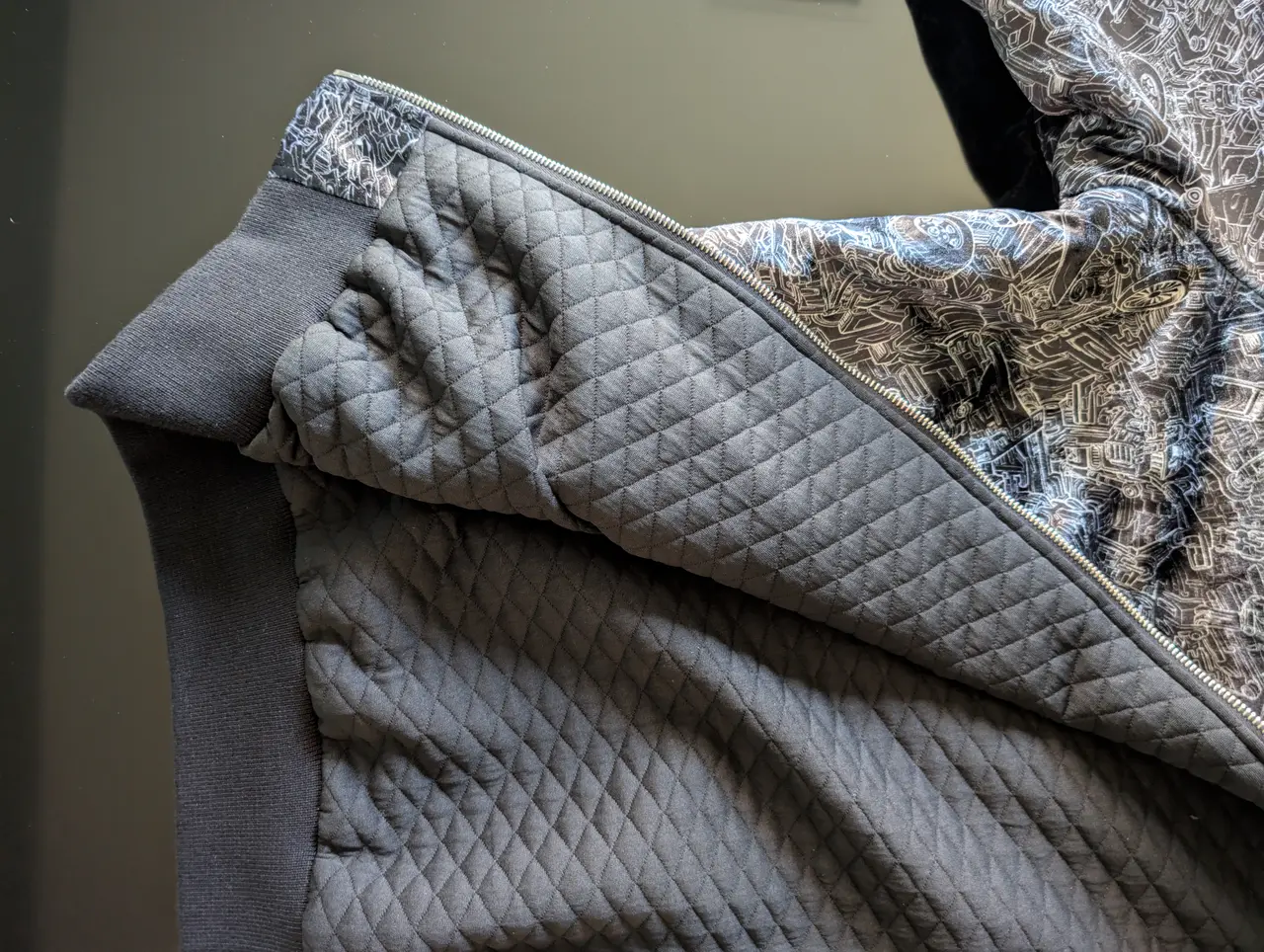 PXL_20241015_211402396.RAW-01.COVER